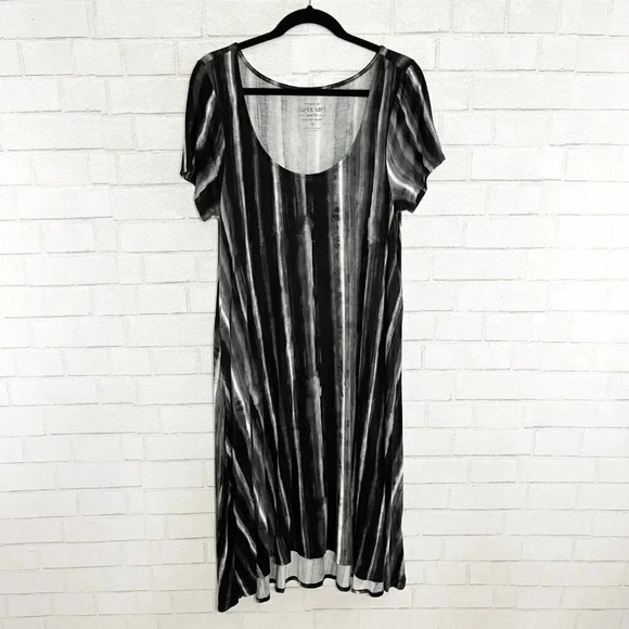 Torrid Black & White Scoop Neck Midi Dress with Pockets Women's Plus Size OX - Picture 2 of 9